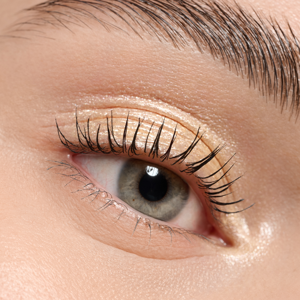 mono eyeshadow pearly