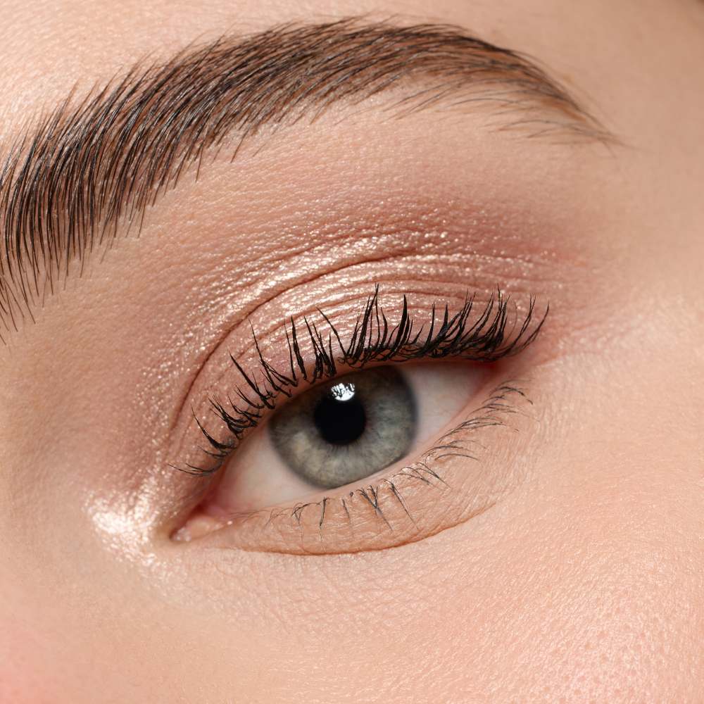 mono eyeshadow pearly