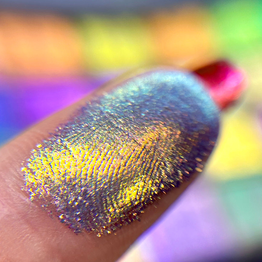Line of Queens | Glitter Vibrant Multichrome Eyeshadow