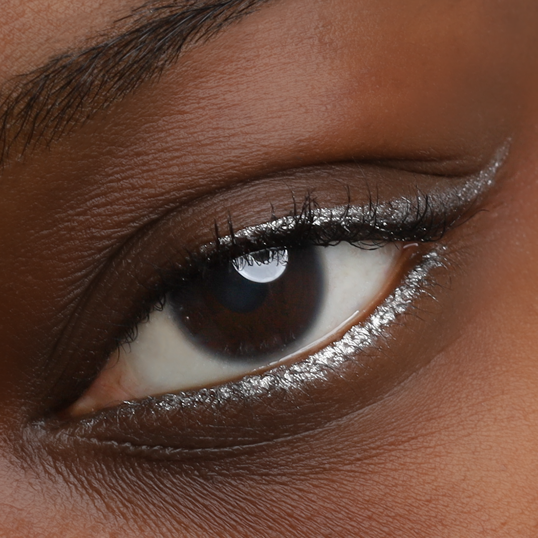 106 - Kajal / Eyeliner Silver